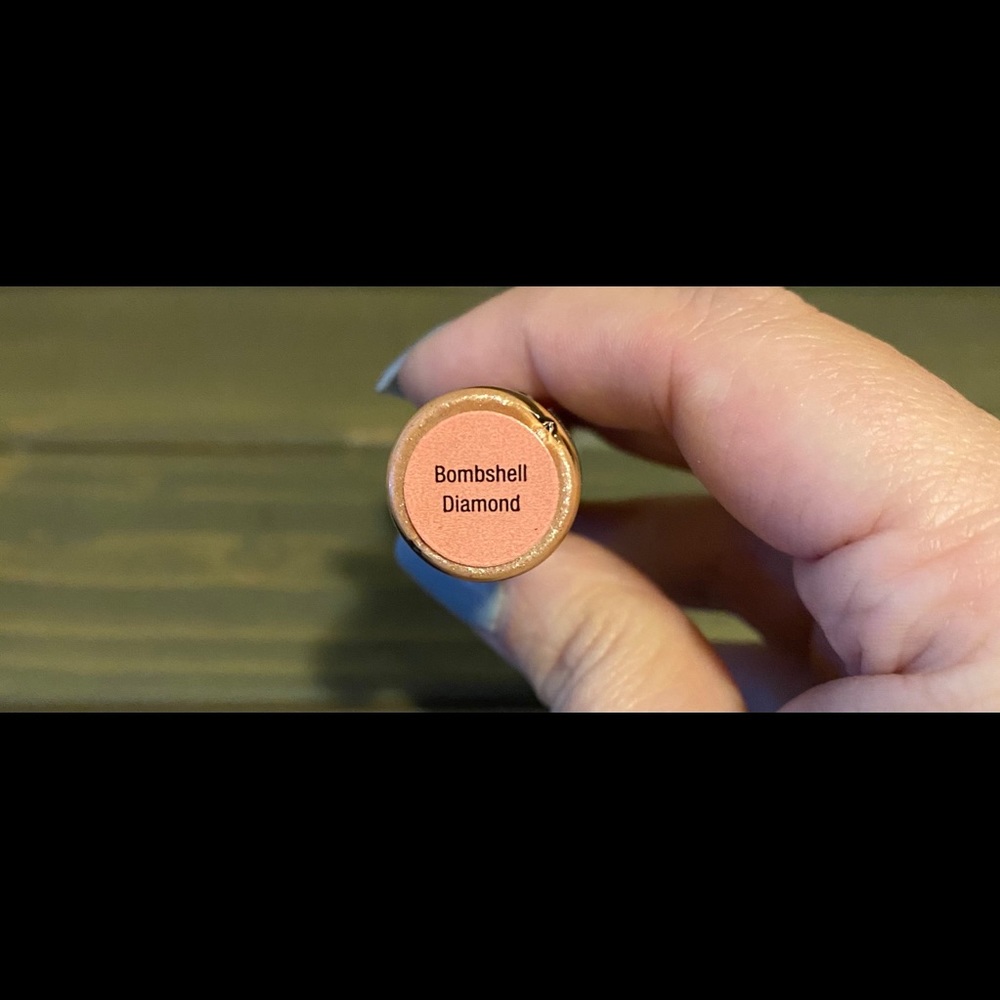 LipSense Bombshell Diamond - Picture 3 of 5